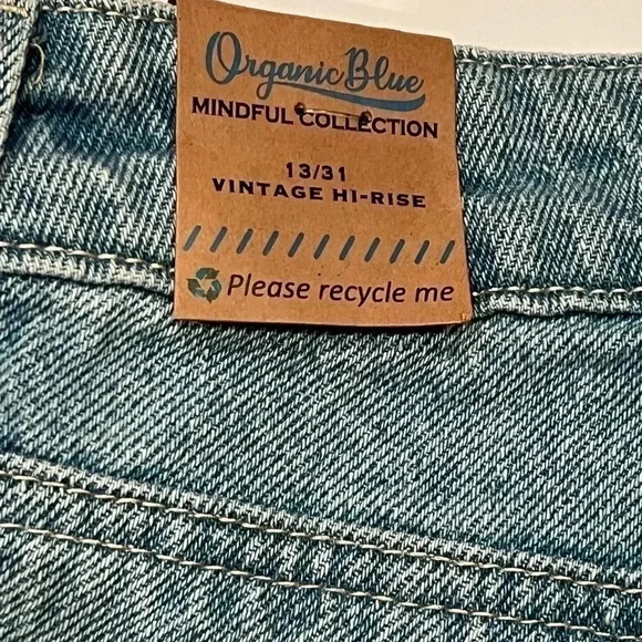 WOMEN’S ORGANIC BLUE DISTRESSED ACID WASH DENIM SHORTS•SIZE 31•NWT• - Picture 9 of 10